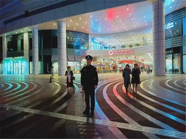 商場(chǎng)保安